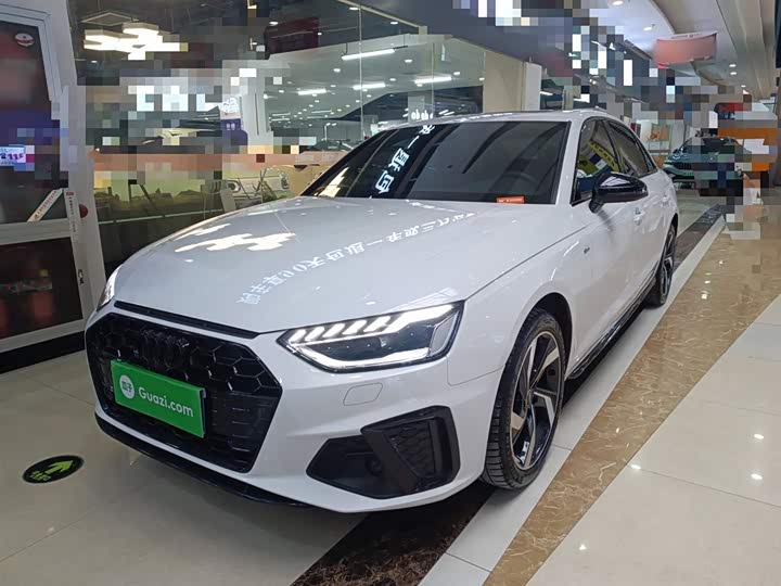 Фото 1 - Audi A4L