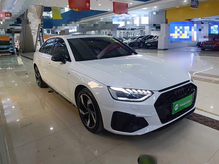 Фото 4 - Audi A4L