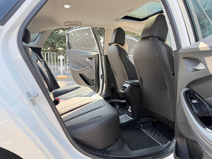 Фото 9 - Buick Verano