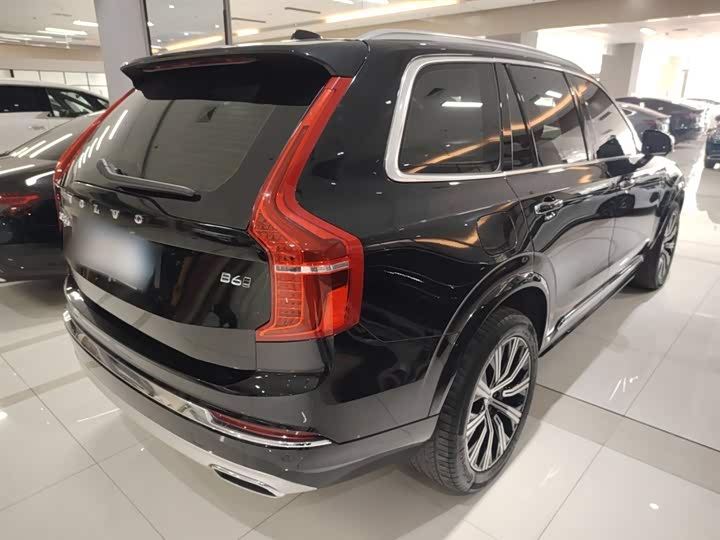 Фото 7 - Volvo XC90