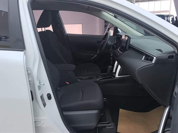 Фото 8 - Toyota Corolla Cross