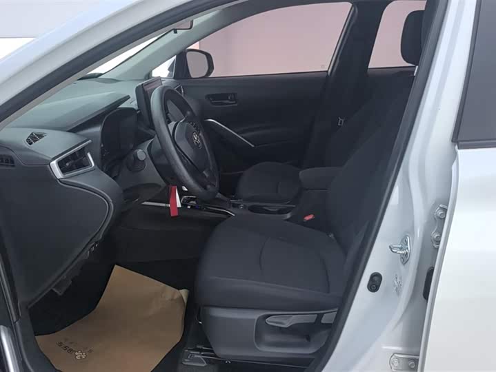 Фото 9 - Toyota Corolla Cross