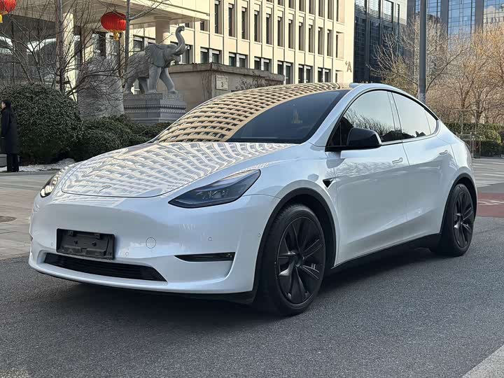 Фото 1 - Tesla Model Y