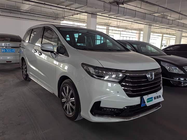 Фото 3 - Honda Odyssey