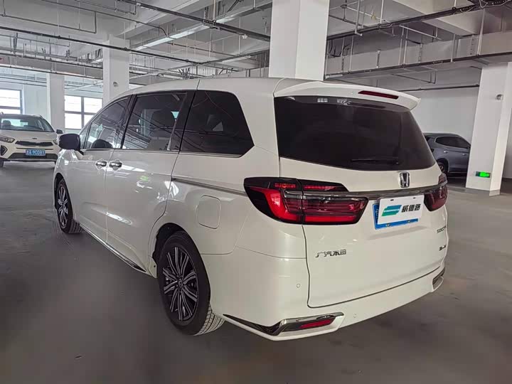 Фото 4 - Honda Odyssey