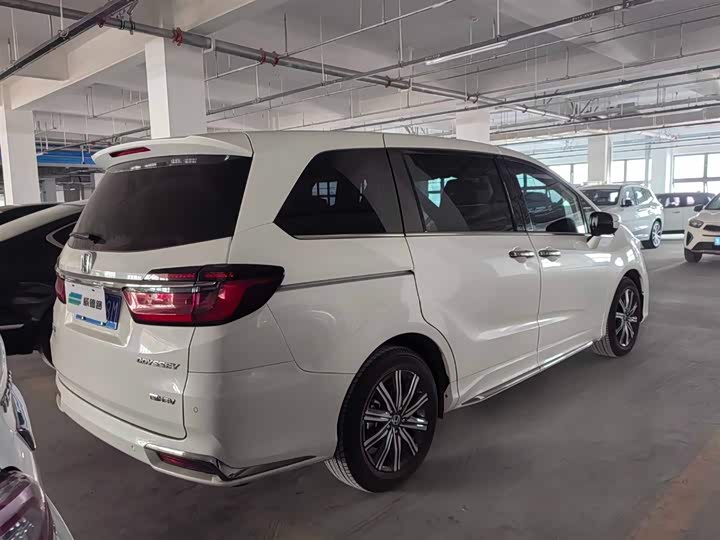 Фото 6 - Honda Odyssey
