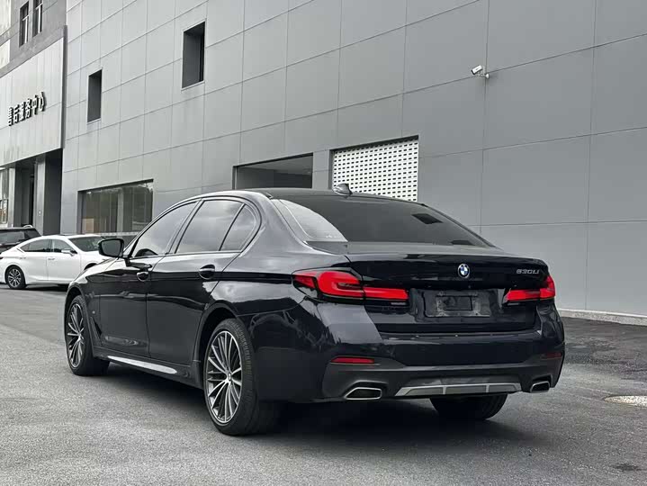 Фото 9 - BMW 5 Series