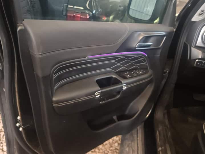 Фото 7 - Tank 300