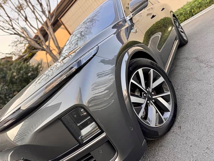 Фото 9 - LiXiang L8