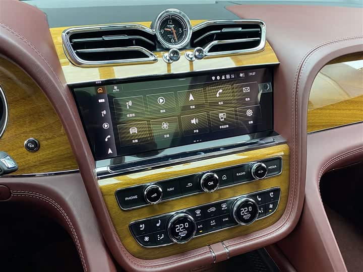 Фото 9 - Bentley Bentayga