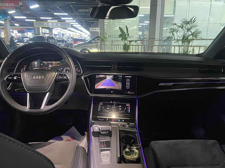 Фото 4 - Audi A6L