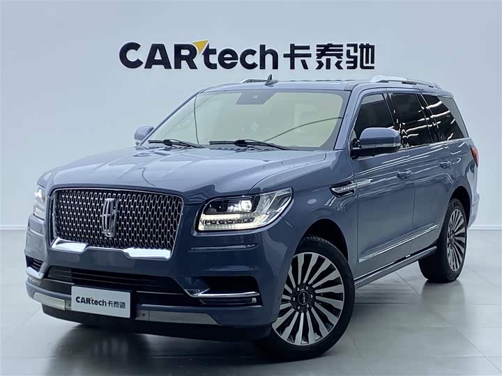 Фото 2 - Lincoln Navigator