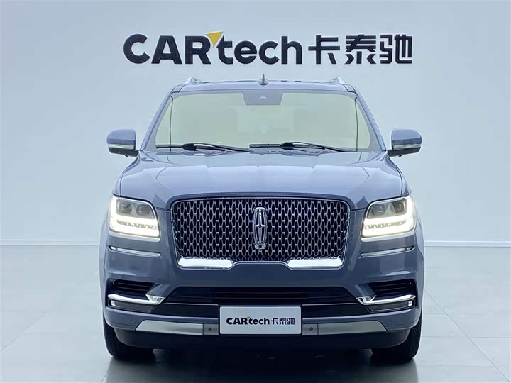 Фото 3 - Lincoln Navigator