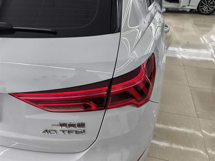 Фото 8 - Audi Q3