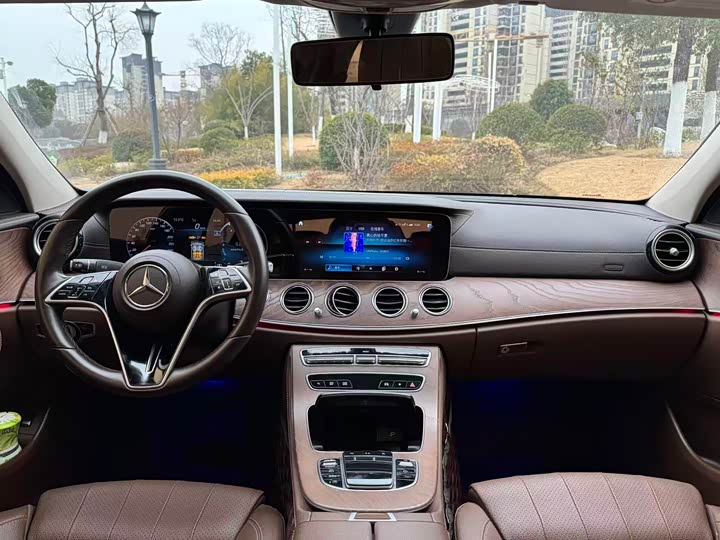 Фото 6 - Mercedes-Benz E-Class