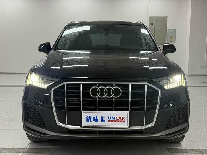 Фото 2 - Audi Q7