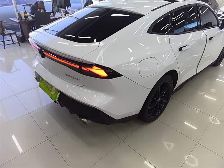 Фото 8 - Changan UNI-V Hybrid