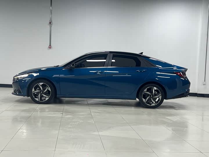 Фото 2 - Hyundai Elantra N line