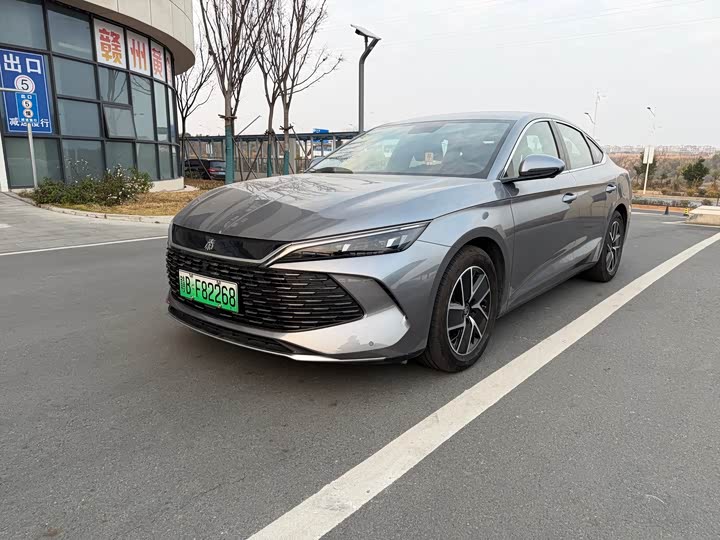Фото 1 - BYD Qin L