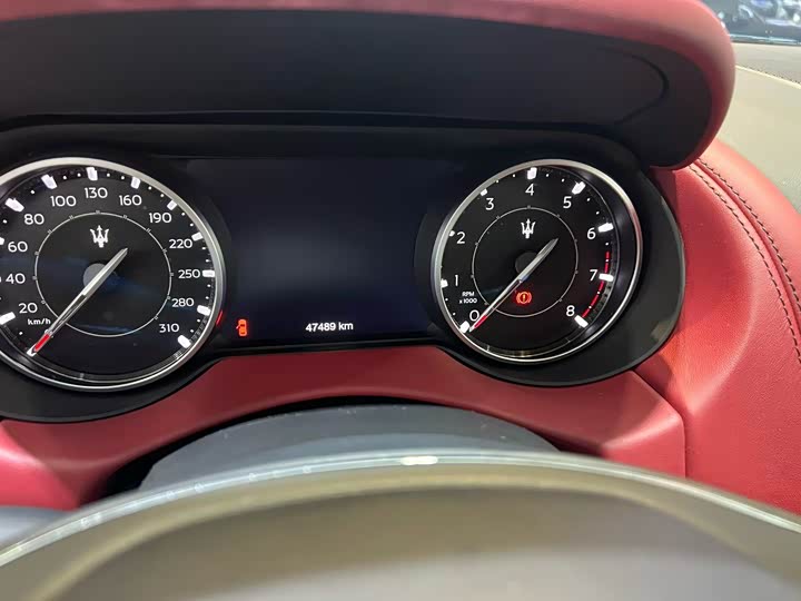 Фото 4 - Maserati Levante