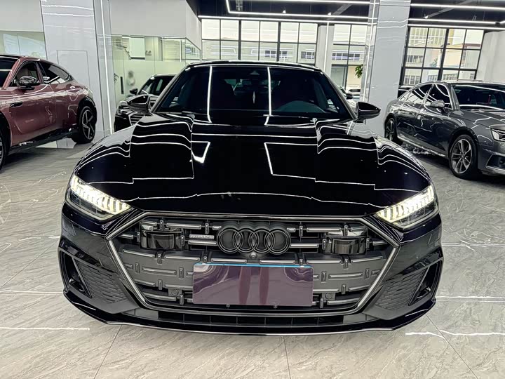 Фото 2 - Audi A7L