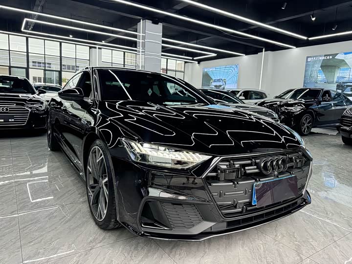 Фото 3 - Audi A7L