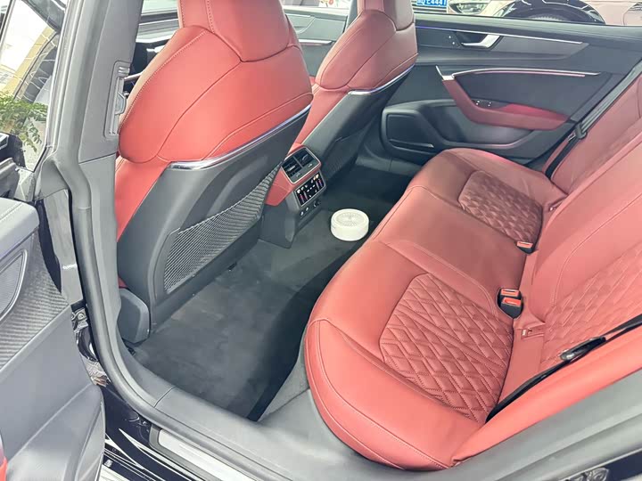 Фото 6 - Audi A7L