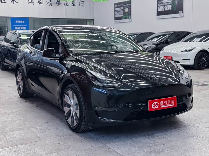 Фото 3 - Tesla Model Y