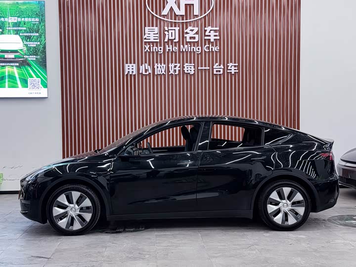 Фото 4 - Tesla Model Y