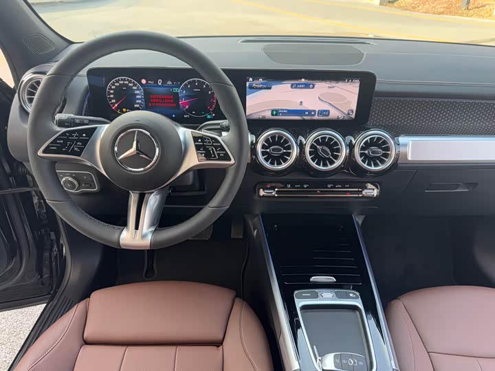 Фото 9 - Mercedes-Benz GLB-Class