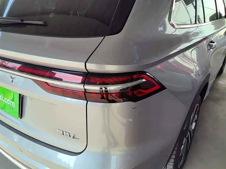 Фото 8 - Geely Monjaro