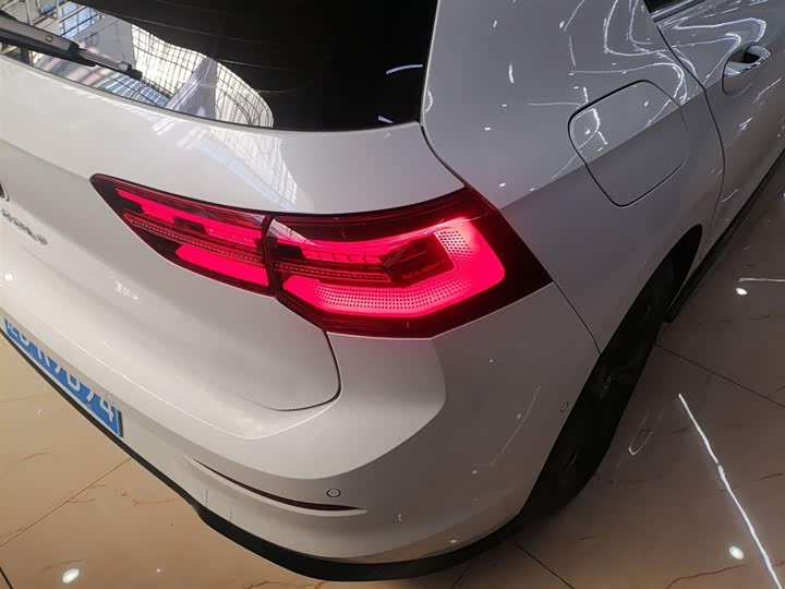 Фото 8 - Volkswagen Golf