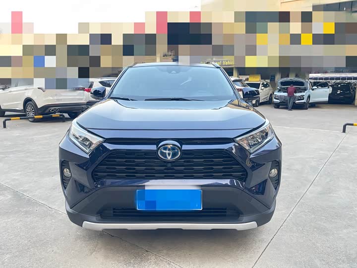 Фото 4 - Toyota RAV4