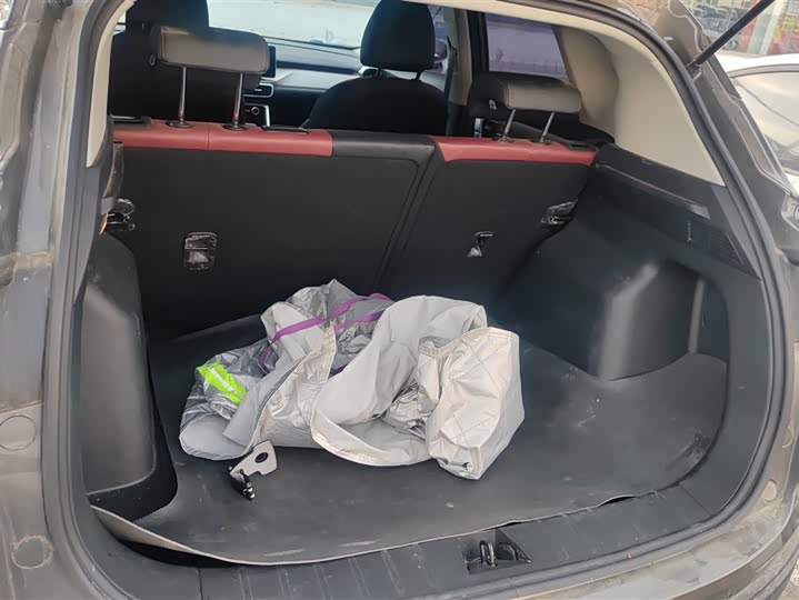 Фото 4 - Geely Coolray