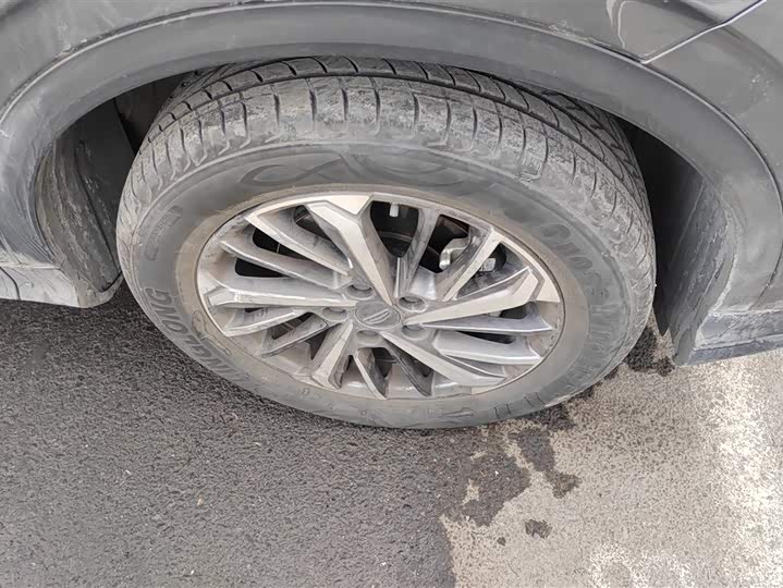 Фото 6 - Geely Coolray