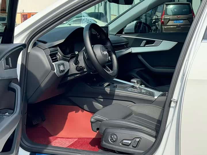 Фото 4 - Audi A4L