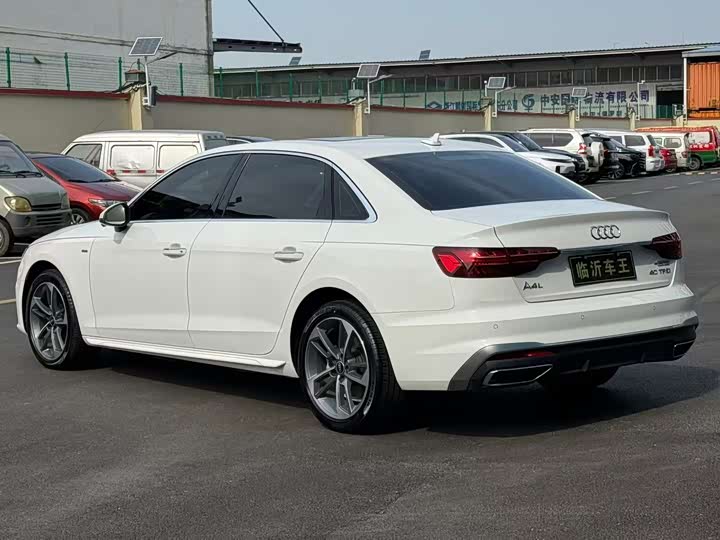 Фото 7 - Audi A4L