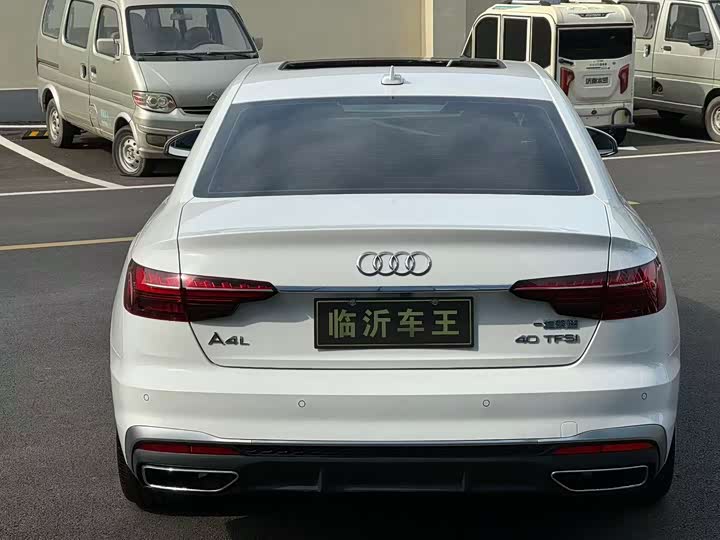 Фото 9 - Audi A4L