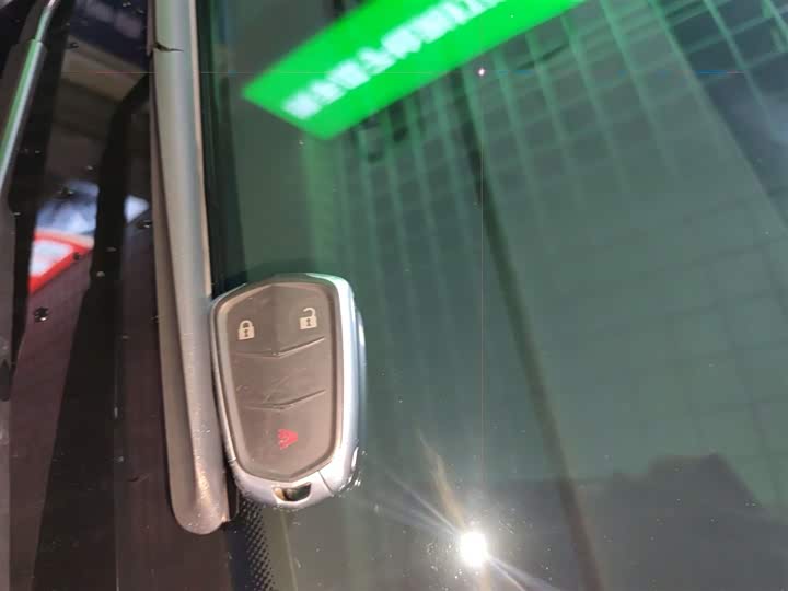 Фото 9 - Cadillac XT4