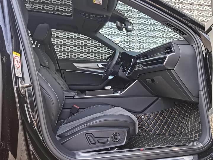 Фото 8 - Audi A6L