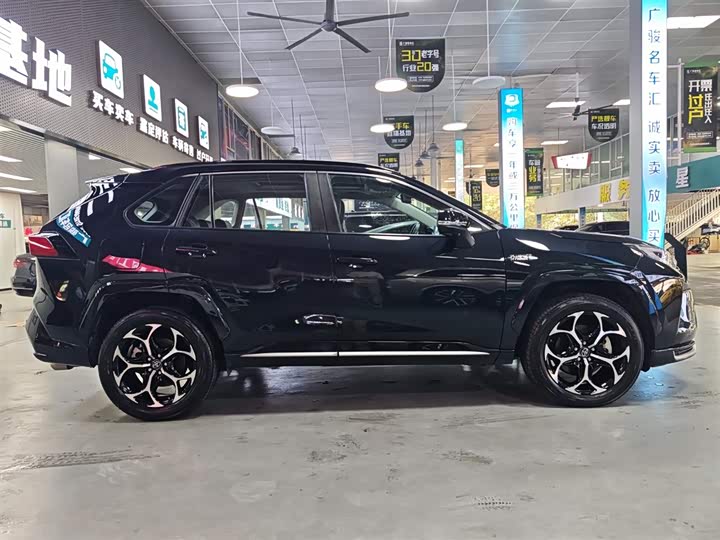 Фото 4 - Toyota Wildlander Hybrid