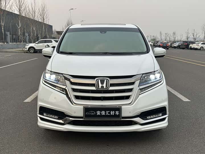 Фото 2 - Honda Elysion