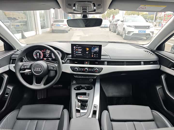 Фото 4 - Audi A4L