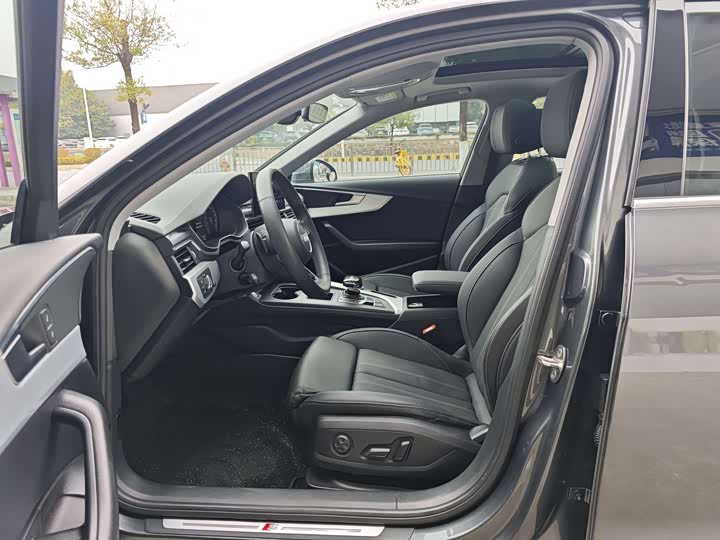 Фото 5 - Audi A4L