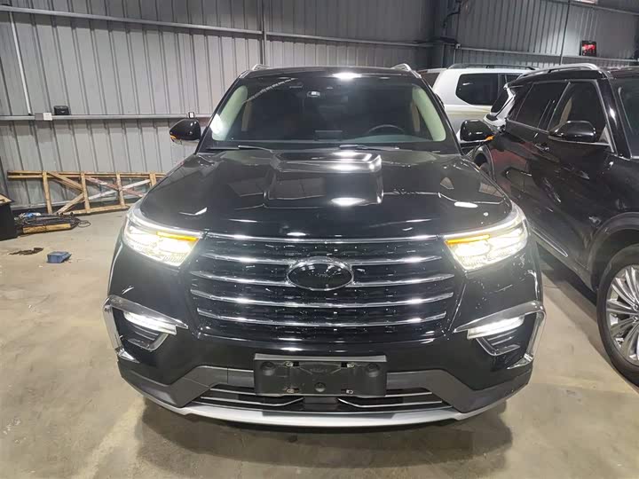 Фото 3 - Ford Explorer