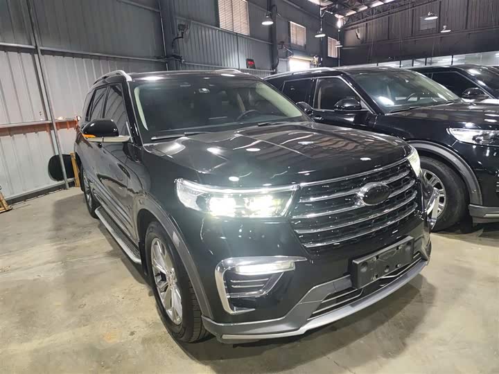 Фото 4 - Ford Explorer