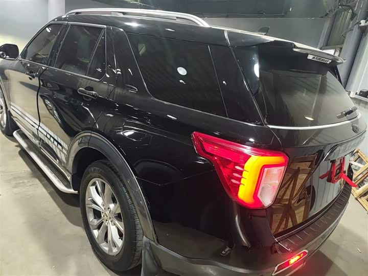 Фото 5 - Ford Explorer