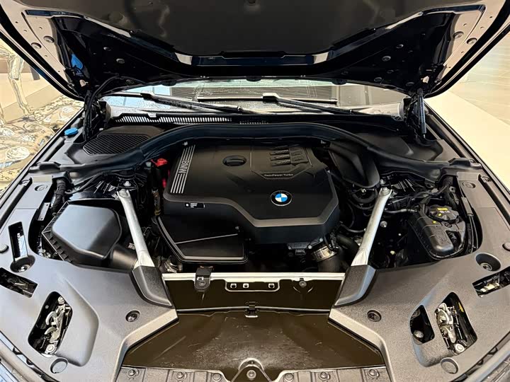 Фото 2 - BMW 5 Series