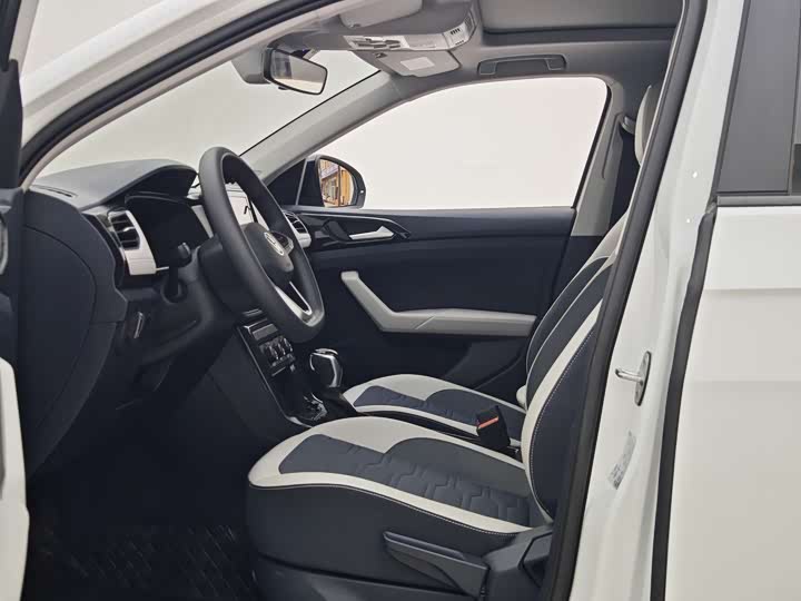 Фото 7 - Volkswagen Tharu