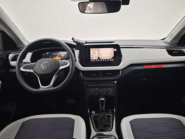 Фото 8 - Volkswagen Tharu